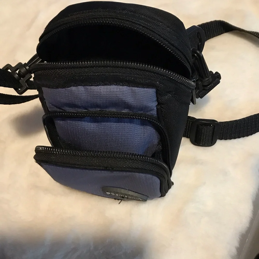 Samsonite Camera Bag with Belt Loop & Shoulder Strap